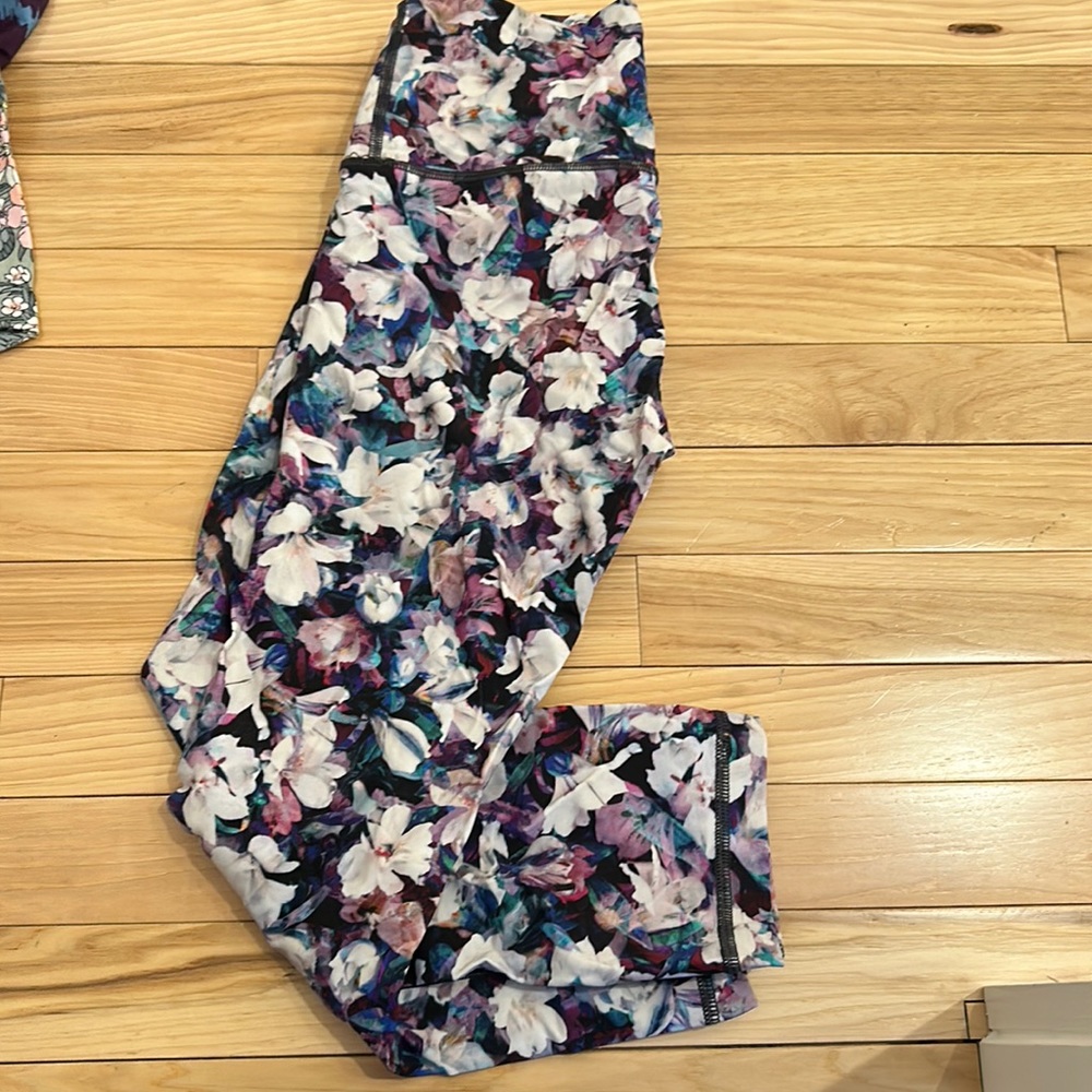 Wunder Under floral lululemon